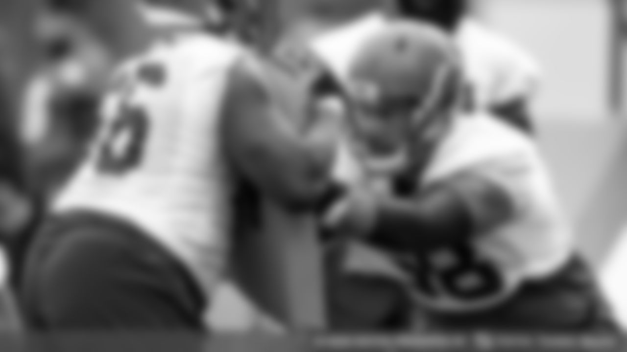 Center Kyle Kalis (68)