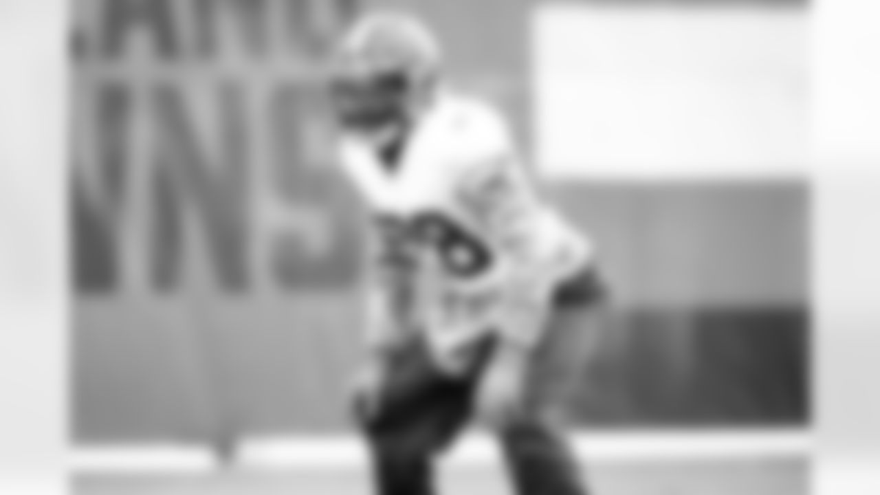 Linebacker Jeremiah Owusu-Koramoah (28) during practice on December 8, 2021.