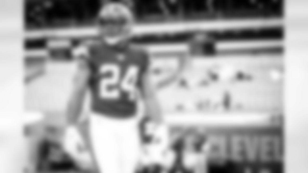 Running Back Nick Chubb (24) before a NFL football game between the Houston Texans and Cleveland Browns on November 15, 2020 at FirstEnergy Stadium. The Browns won 10-7.