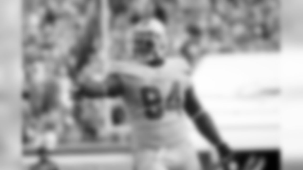 Browns sign DL Randy Starks