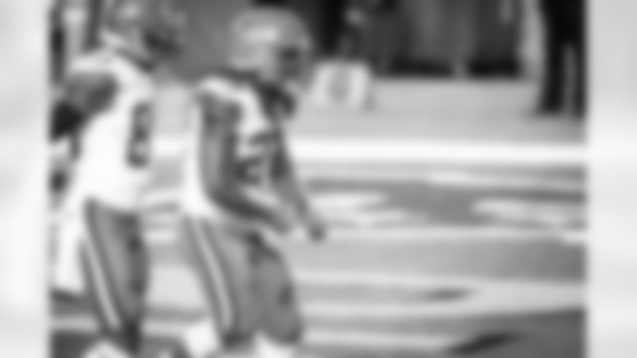 Running Back Kareem Hunt (27) during a NFL wild-card playoff football game between the Cleveland Browns and Pittsburgh Steelers on January 10, 2021 at Heinz Field. The Browns won 48-37.