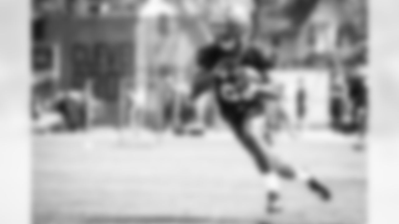 Running Back Demetric Felton (25) during the first day of rookie minicamp on May 14, 2021.