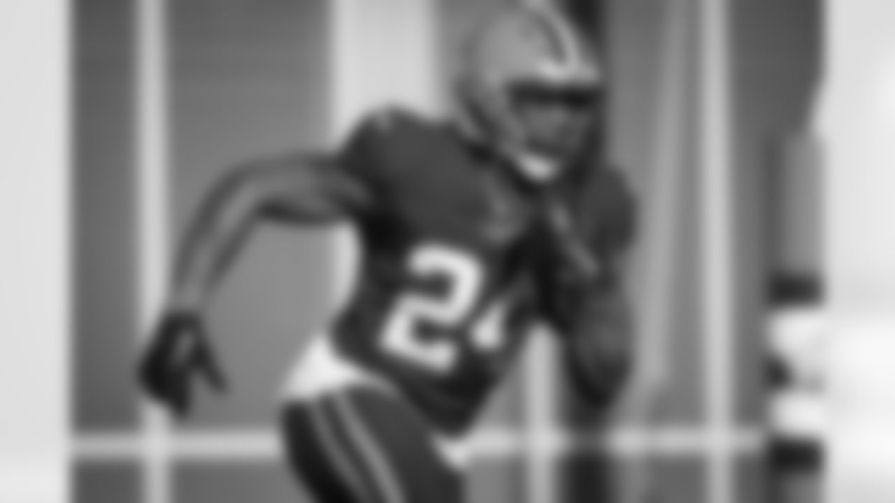 Running back Nick Chubb (24) during practice at CrossCountry Mortgage Campus on November 23, 2022.