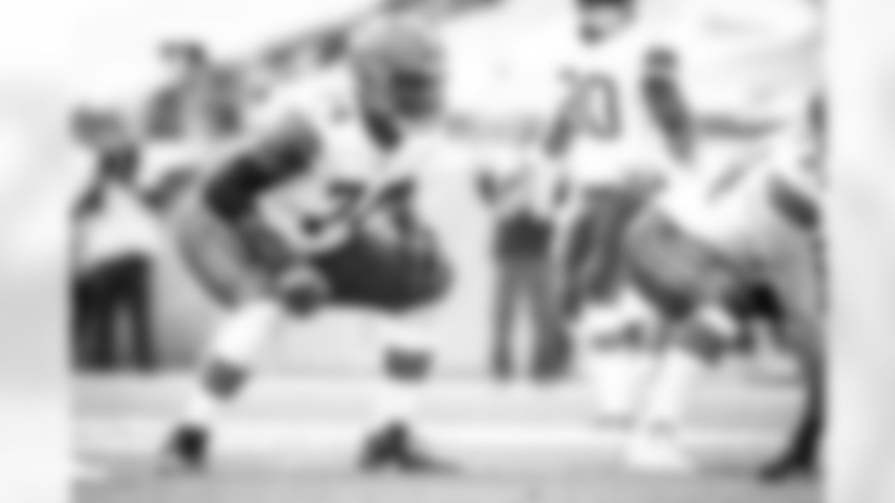Offensive tackle Chris Hubbard (74) during a NFL football game between the Cleveland Browns and Pittsburgh Steelers on October 18, 2020 at Heinz Field. The Browns lost 38-7.