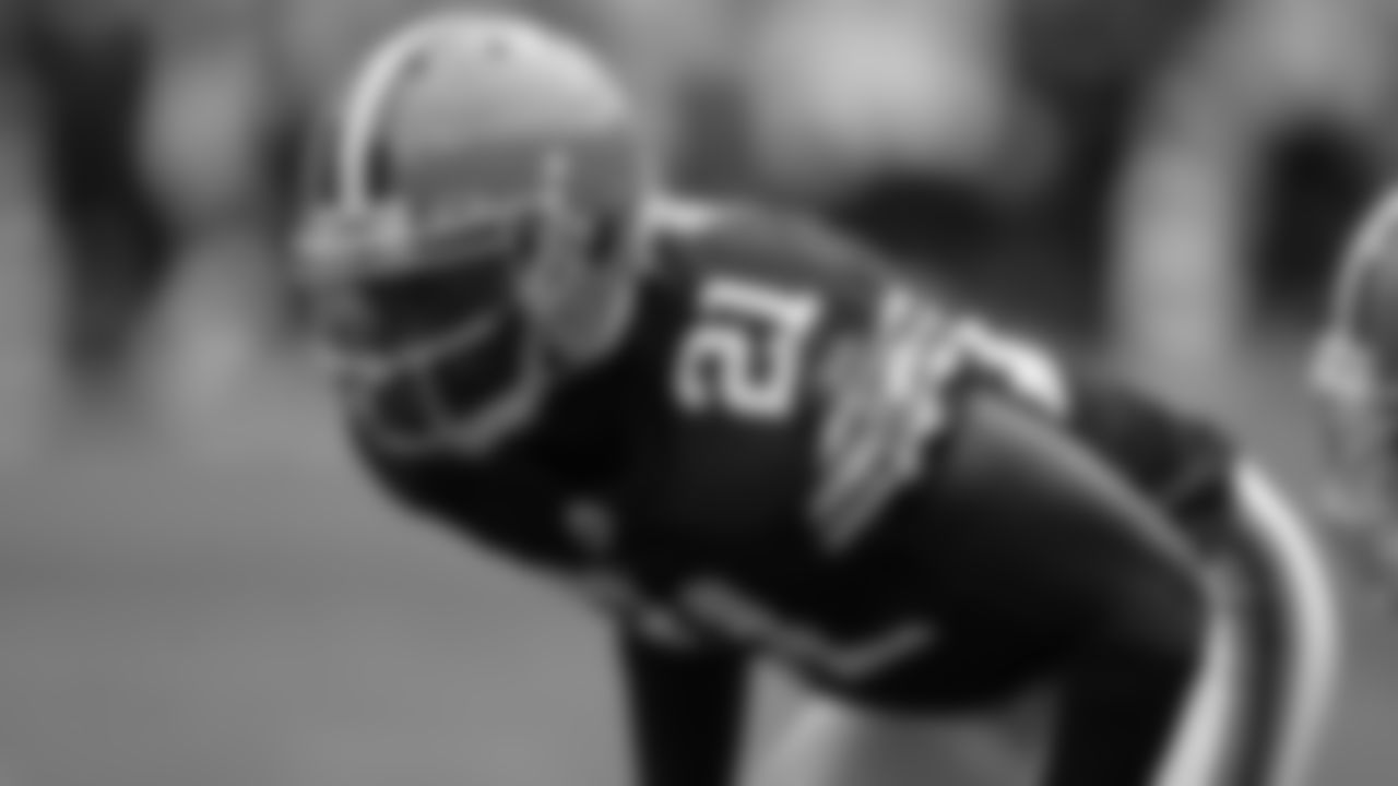 In a very emphatic nod to the Browns' roots, the team went back to gray facemasks, orange-brown-orange striping on the pants, a slightly darker brown jersey and the original sleeve striping worn by the team from 1946-1968. These uniforms would eventually expand to include solid brown pants worn intermittently near the start of the 2010s.