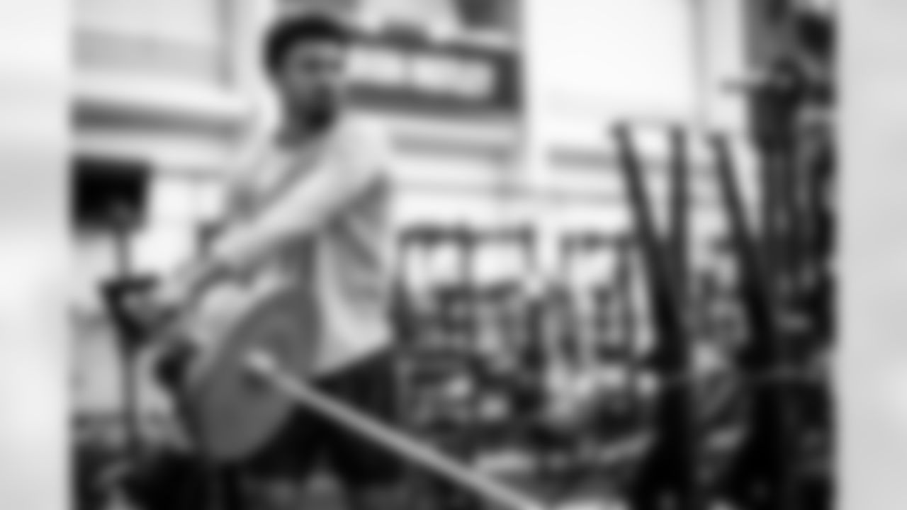 Wide receiver Anthony Schwartz (10) during a workout in Phase I of the offseason at CrossCountry Mortgage Campus on April 20, 2023.