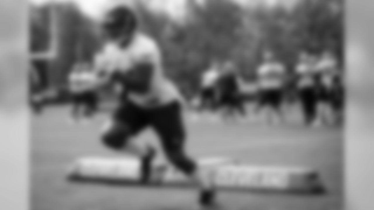 Running Back Nick Chubb (24) during the third practice of OTAs on May 16, 2019