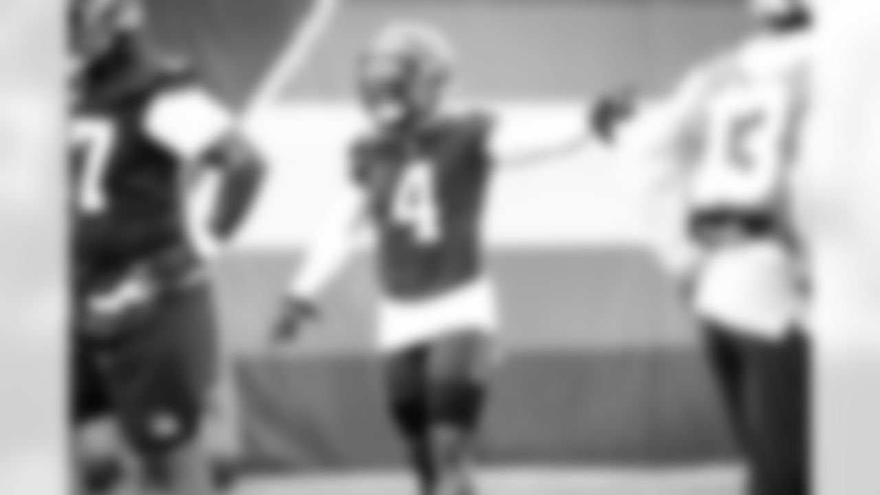 Linebacker Anthony Walker (4) during practice on October 6, 2021.