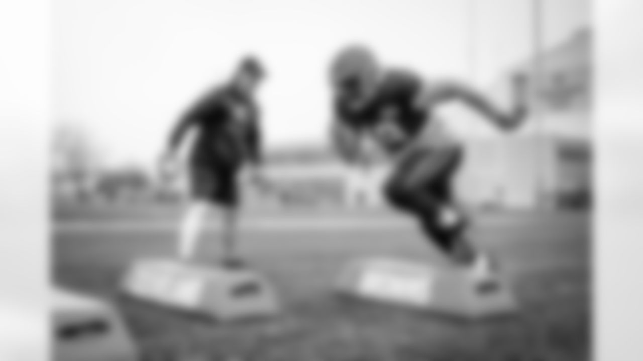 Linebacker Reggie Ragland (19) during practice at CrossCountry Mortgage Campus on December 7, 2022.