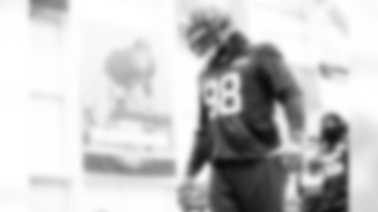 Defensive tackle Sheldon Richardson (98) during practice on November 25, 2020