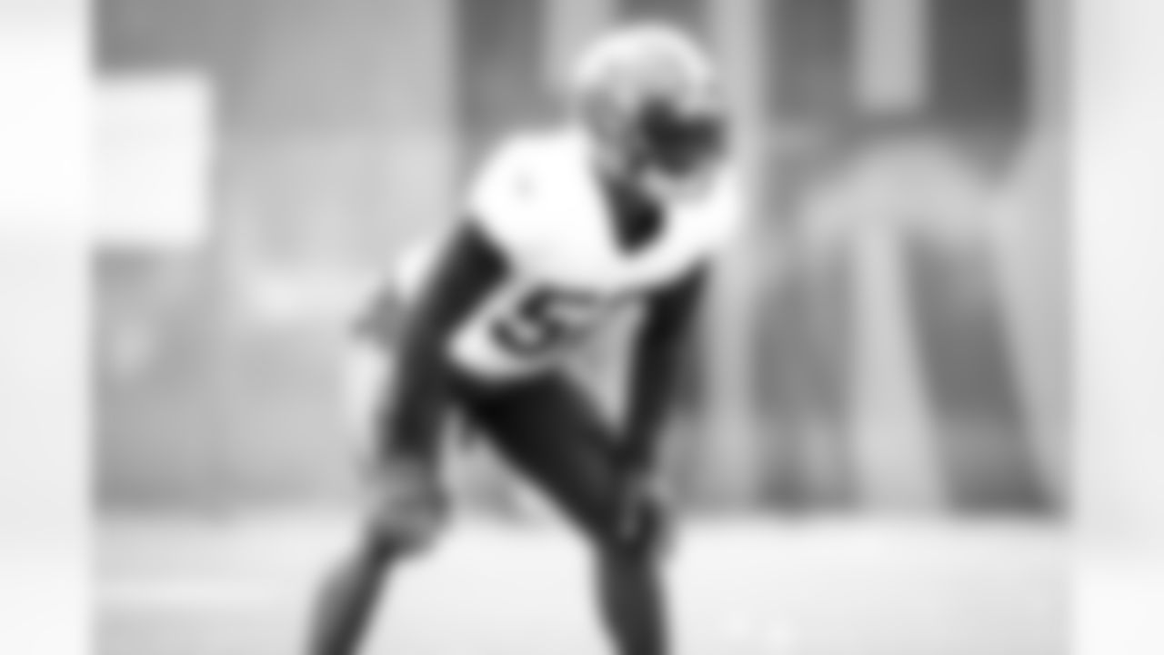 Linebacker Elijah Lee (52) during practice on September 15, 2021.