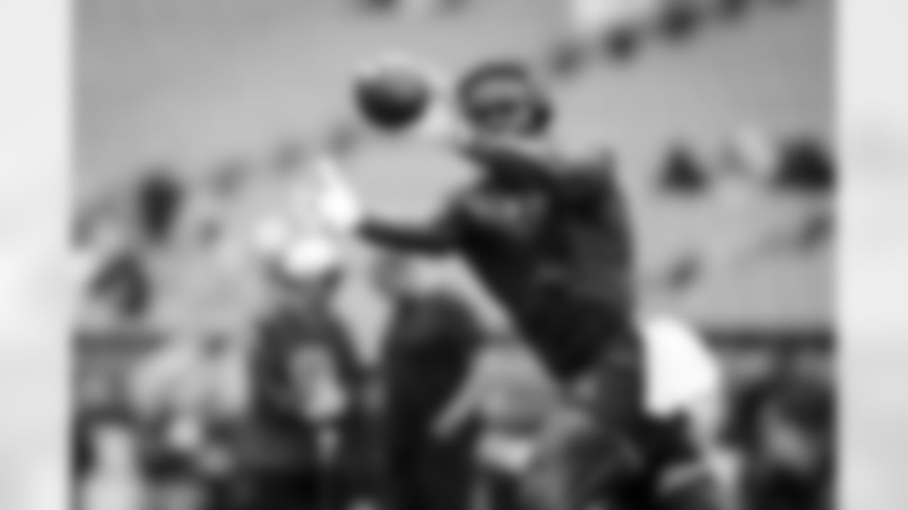 Tight end David Njoku (85) before a NFL football game between the Cincinnati Bengals and Cleveland Browns on September 10, 2023 at Cleveland Browns Stadium.