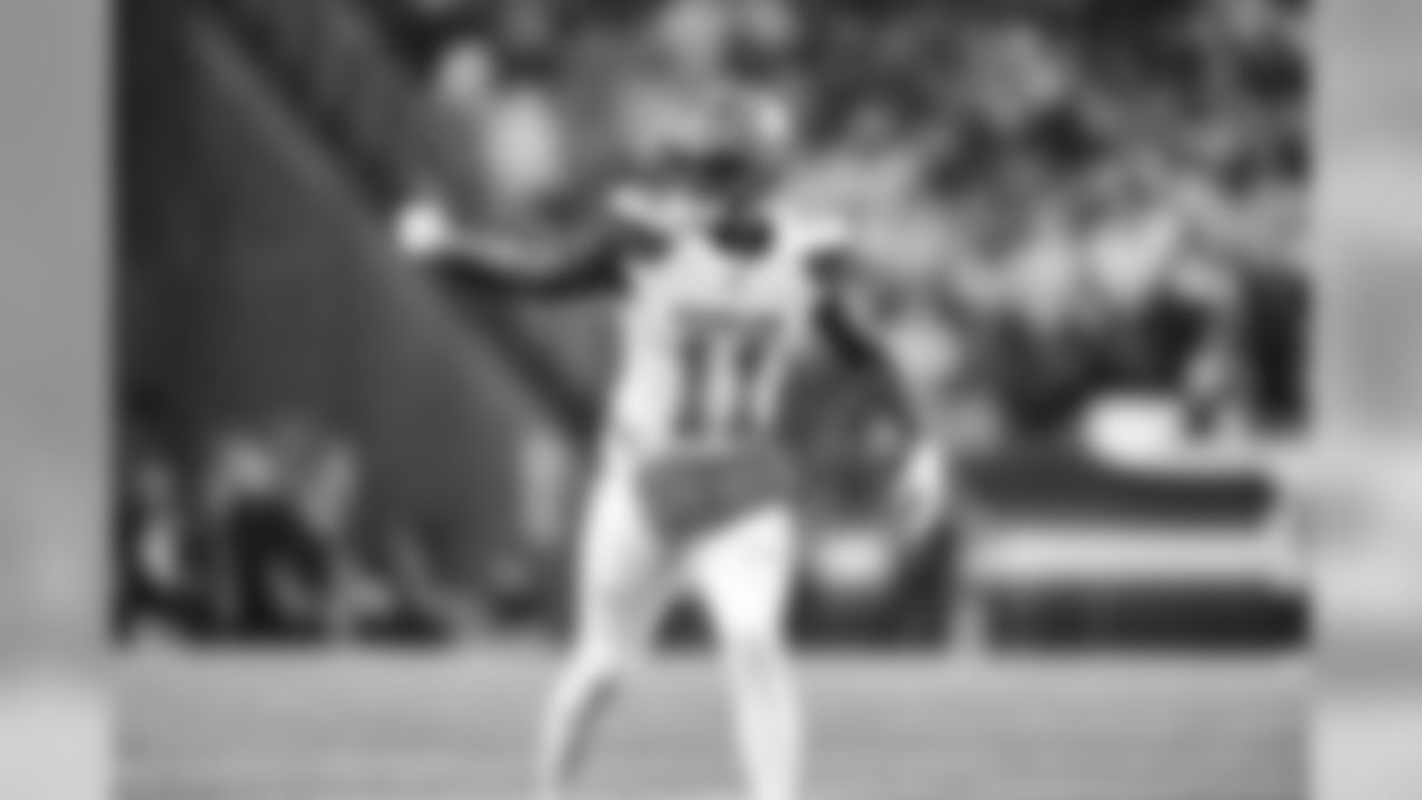 The Cleveland Browns play the New England Patriots in Week 8.