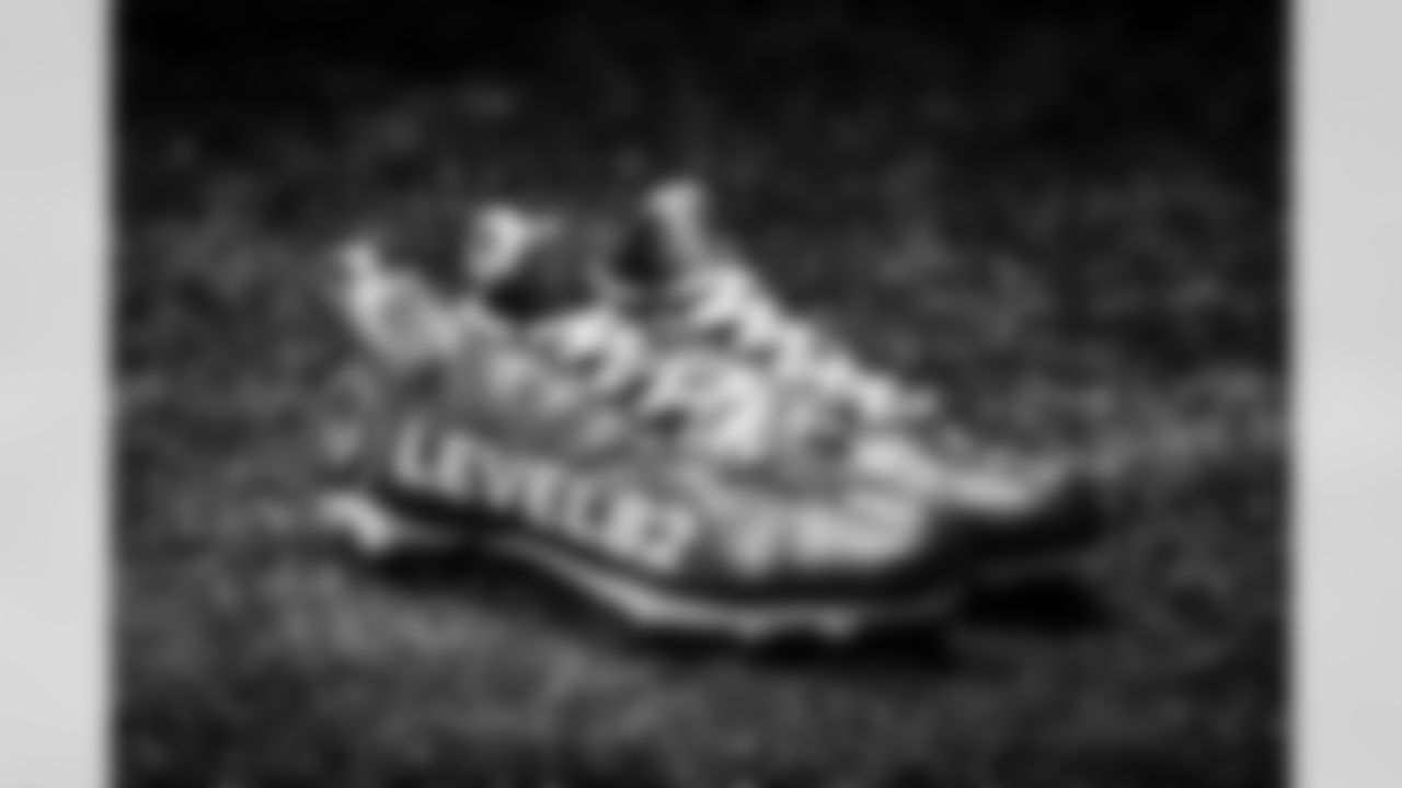 Wide receiver Lawrence Cager (83) - LEVEL82