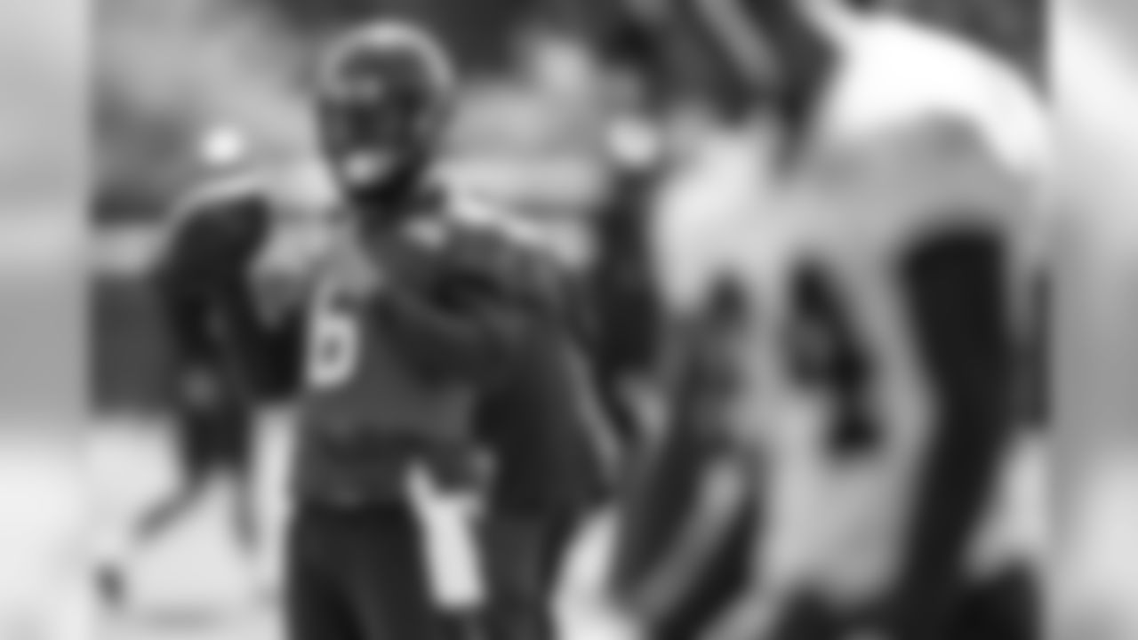 Quarterback Baker Mayfield (6) during the first practice of OTAs on May 14, 2019