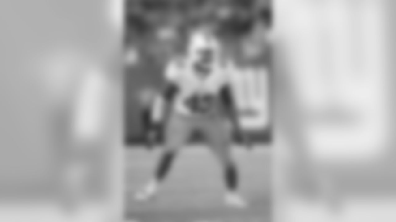 LB James Burgess