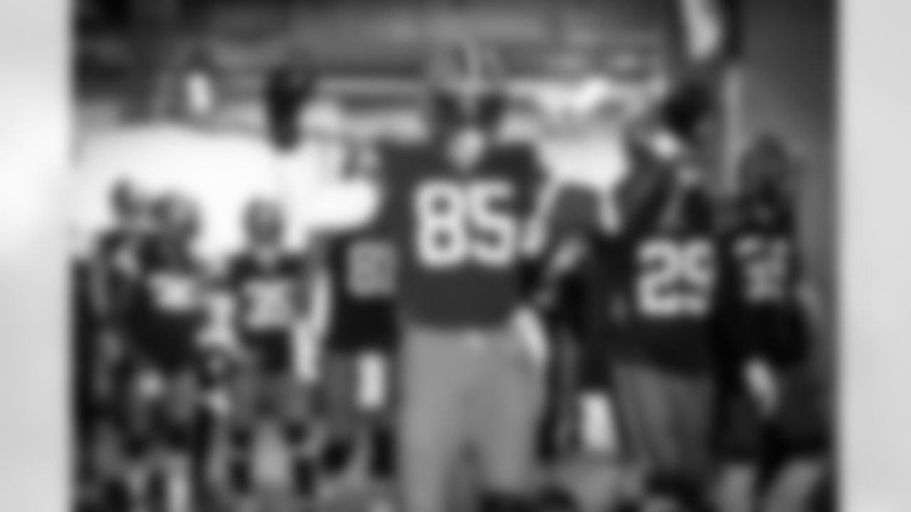 Tight end David Njoku (85) before a NFL football game between the Indianapolis Colts and Cleveland Browns on October 11, 2020 at FirstEnergy Stadium. The Browns won 32-23.