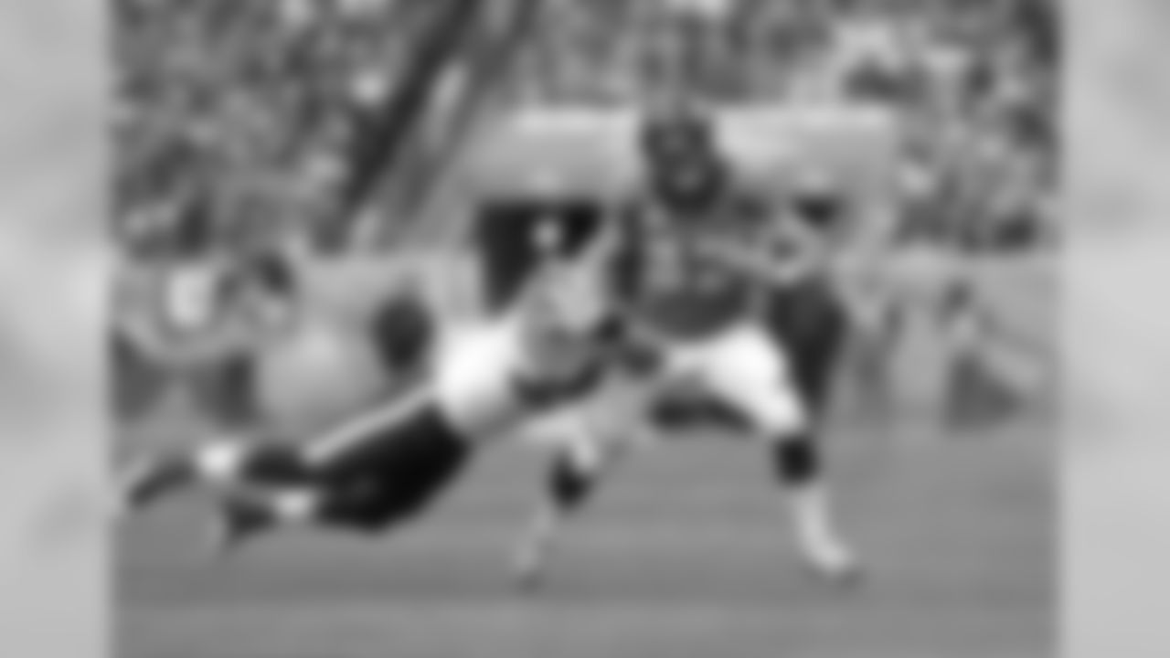 Denver Broncos running back Andy Janovich (32) runs during an NFL football game against the Houston Texans on Sunday, Nov. 4, 2018 in Denver, Colo. (Greg Trott via AP)
