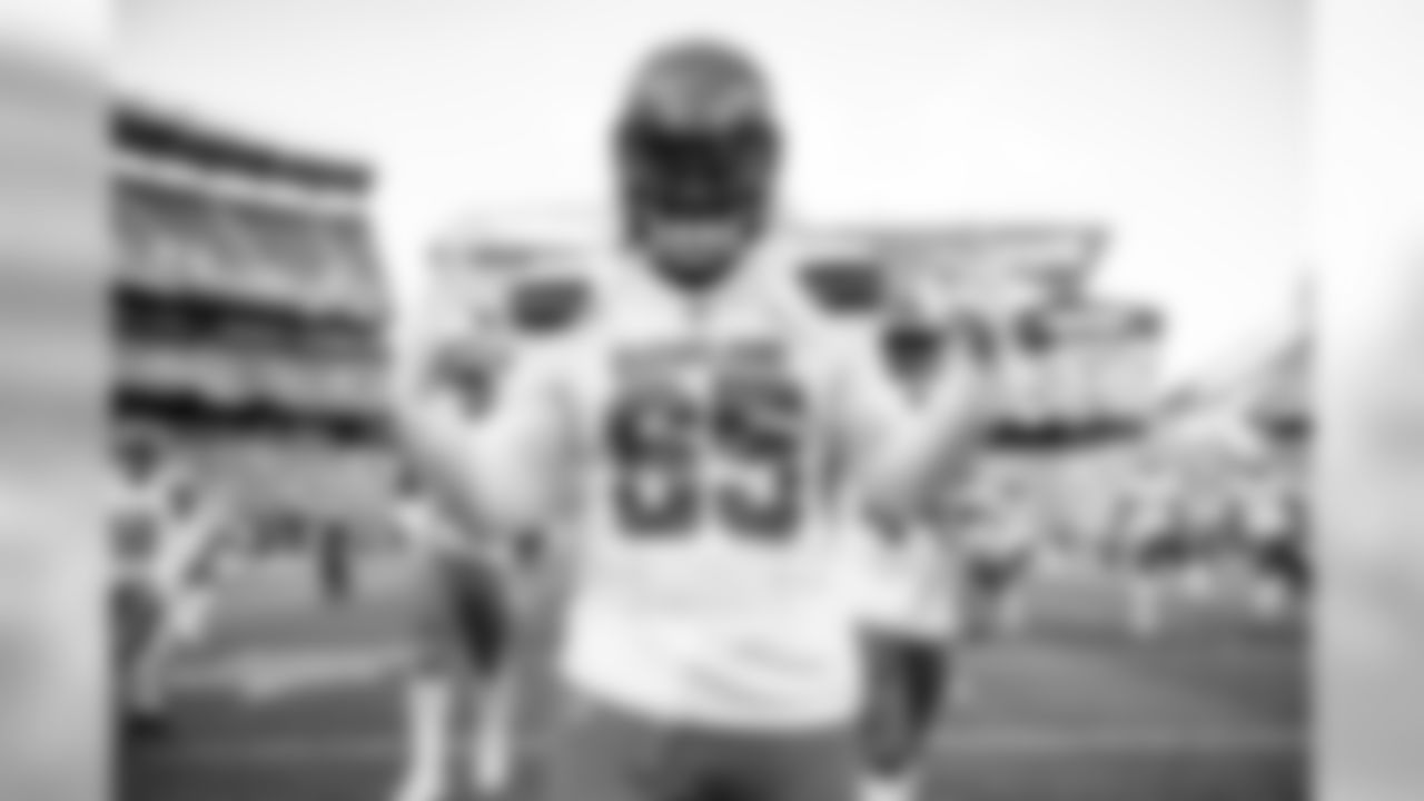 Defensive tackle Larry Ogunjobi (65) warms up before the Redskins vs. Browns preseason game.