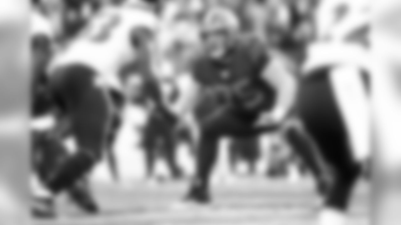 Offensive Guard Joel Bitonio