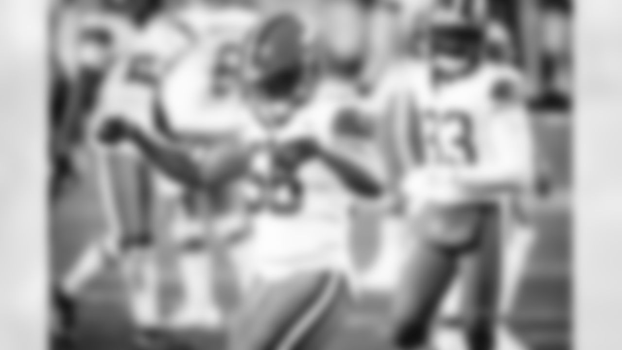 Linebacker Malcolm Smith (56) before a NFL wild-card playoff football game between the Cleveland Browns and Pittsburgh Steelers on January 10, 2021 at Heinz Field. The Browns won 48-37.