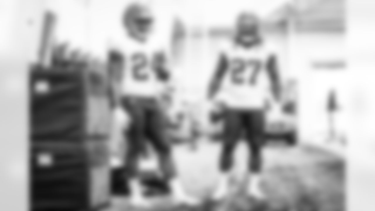 Running back Nick Chubb (24) and Running Back Kareem Hunt (27) during practice on September 22, 2021.