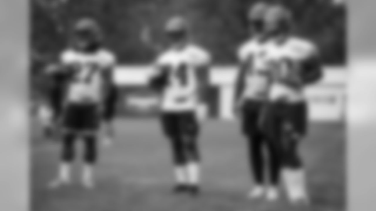 Running Back Kareem Hunt (27), Running Back Nick Chubb (24), Trayone Grey and D'Ernest Johnson during the fifth practice of OTAs on May 22, 2019.