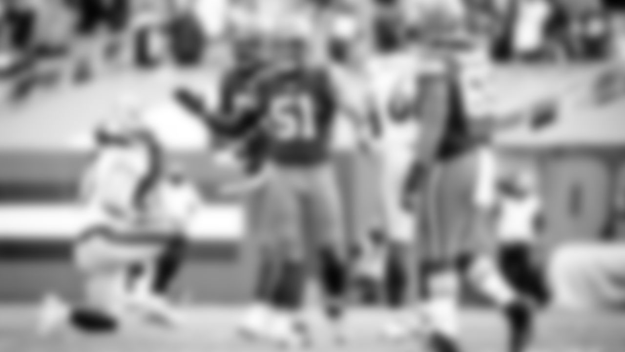The Cleveland Browns play the Pittsburgh Steelers at FirstEnergy Stadium in Week 17.