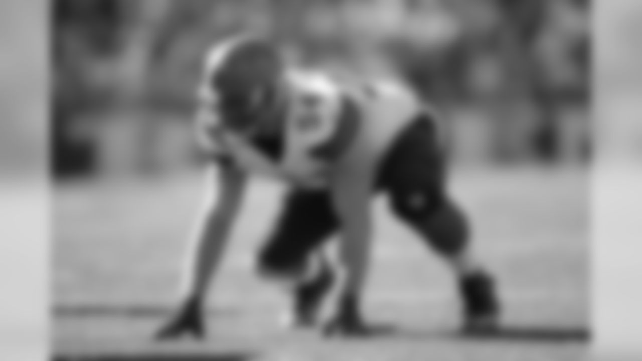 Cleveland Browns linebacker Scott Solomon