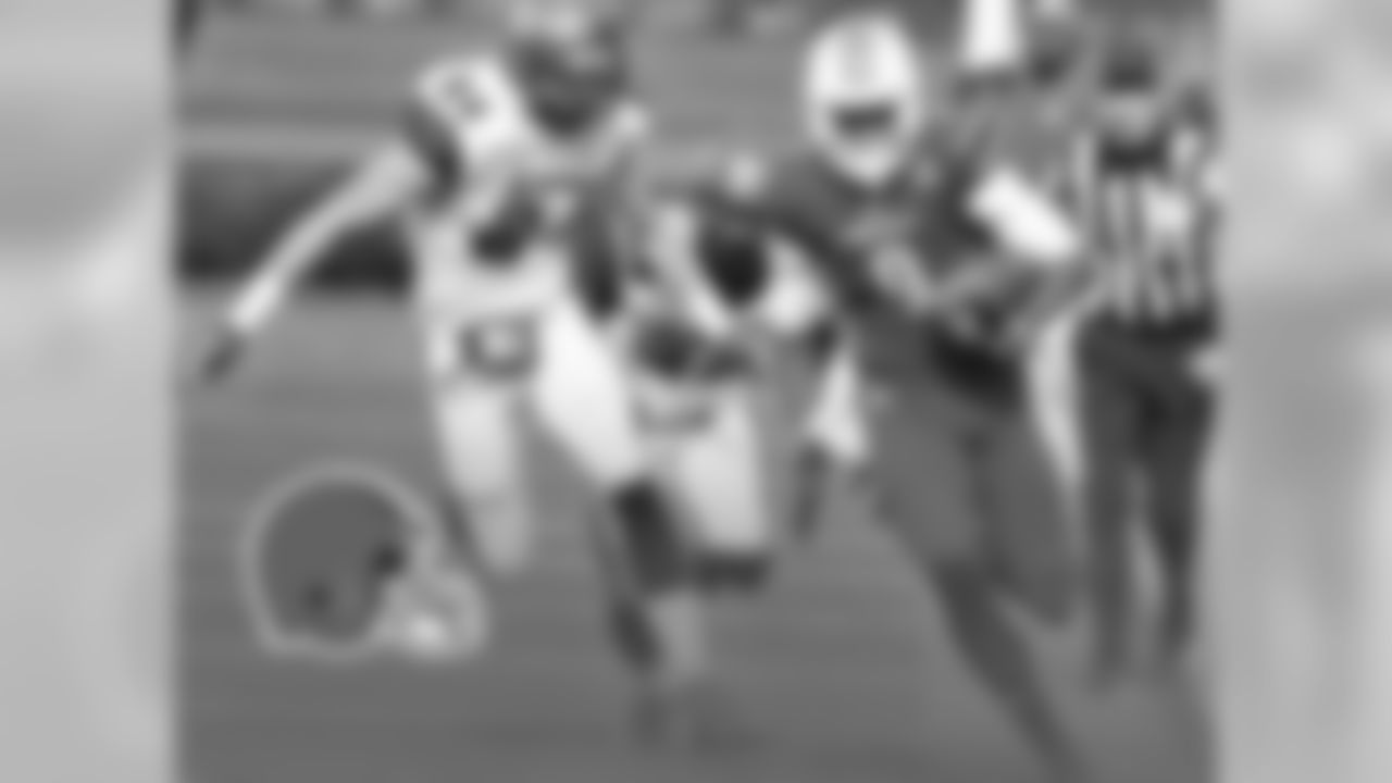 WR DeVante Parker – Browns general manager Ray Farmer sticks to what he said in his pre-draft press conference. Though the Browns added Dwayne Bowe and Brian Hartline in free agency, Farmer's draft board isn't affected "one iota," as he lands one of this year's top playmakers.