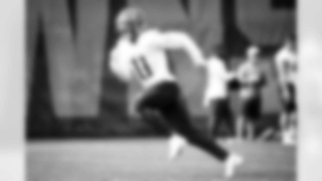 Wide receiver Donovan Peoples-Jones (11) during practice on October 6, 2021.