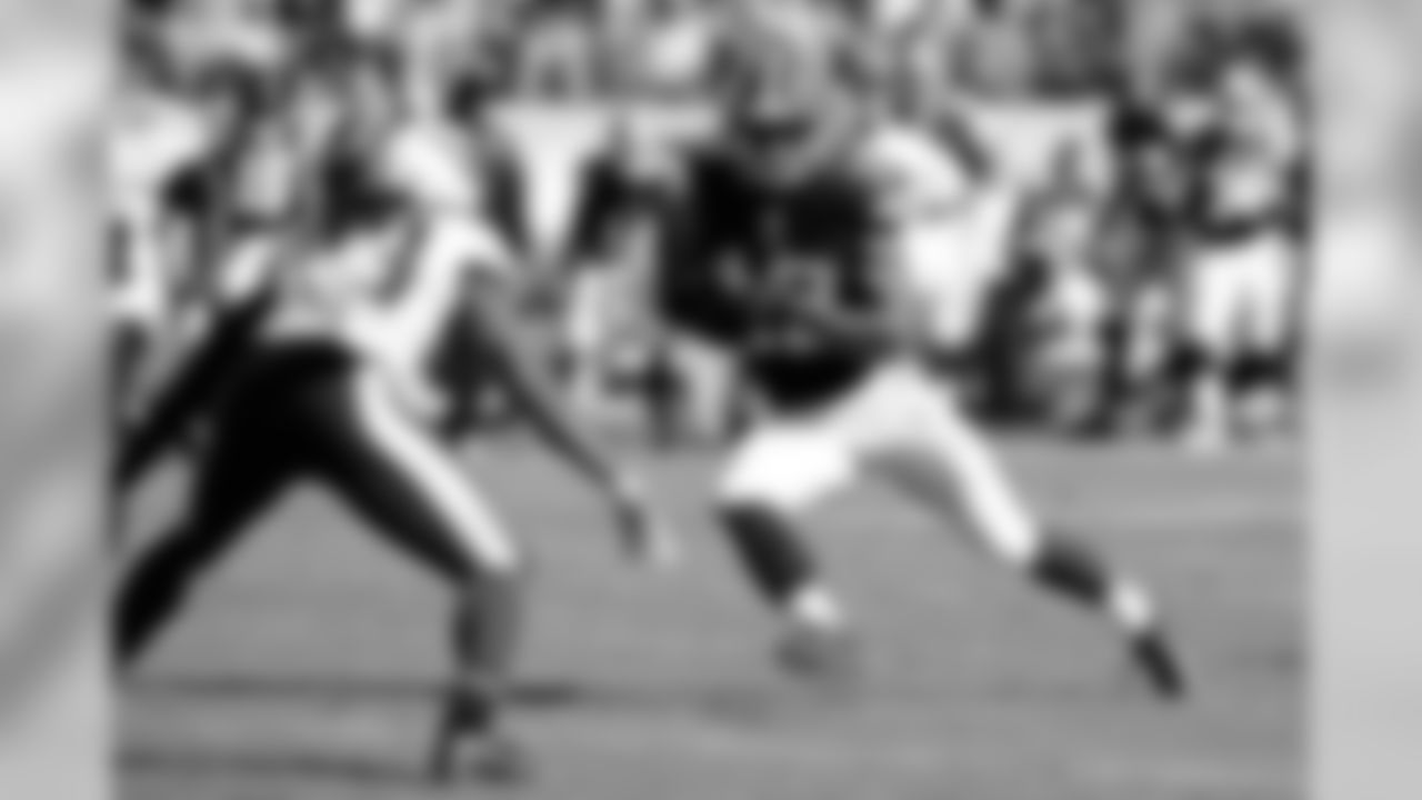 Miles Austin