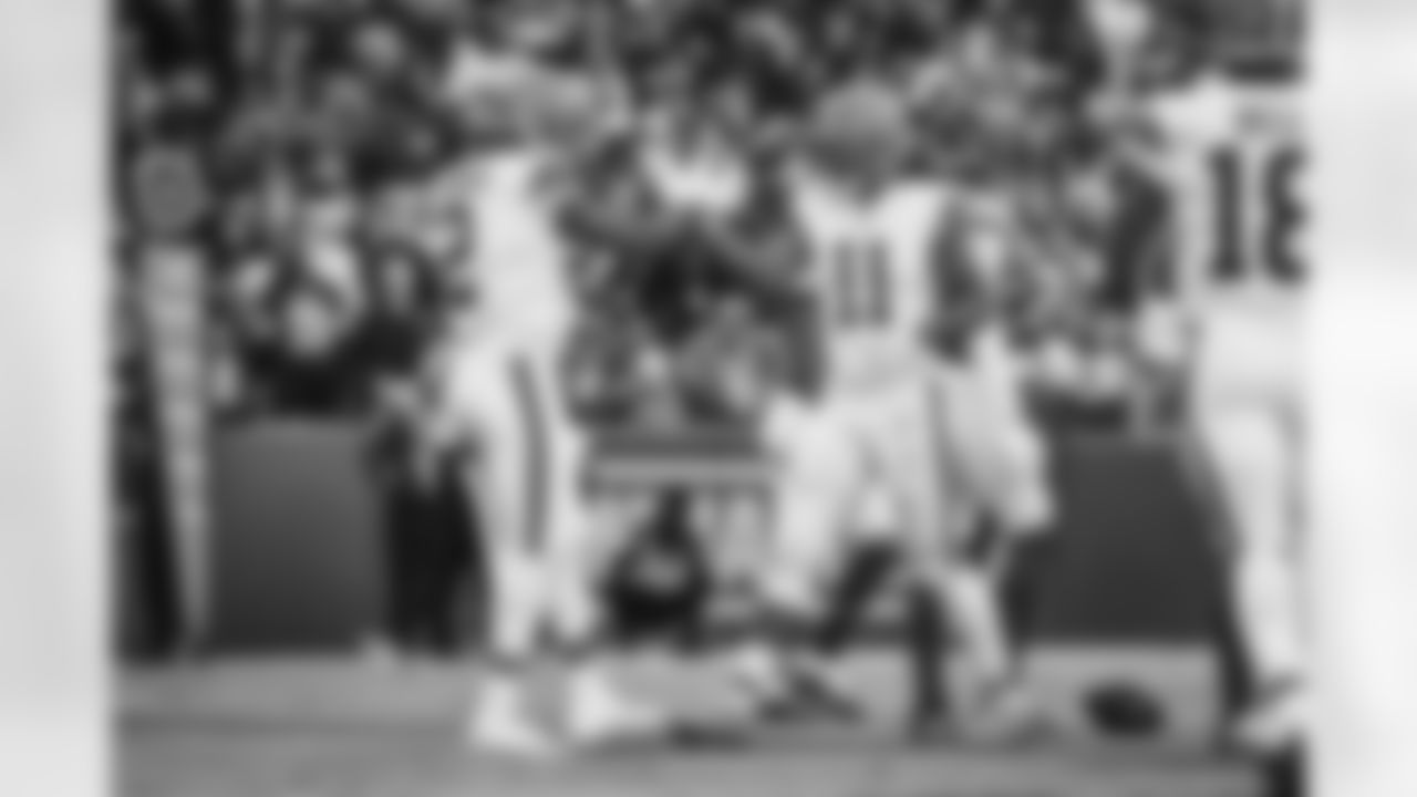 Wide receiver Donovan Peoples-Jones (11) and Wide Receiver Amari Cooper (2) during a NFL football game between the Cleveland Browns and Washington Commanders on January 1, 2023 at FedEx Field.