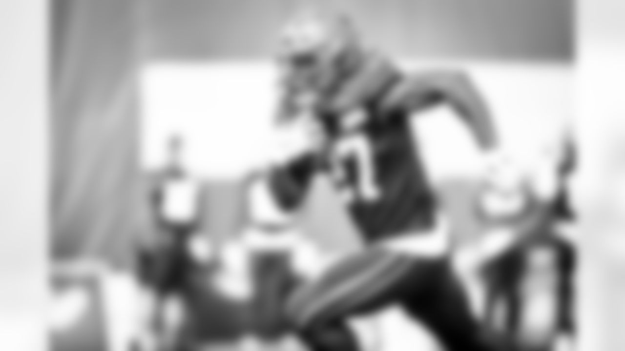 Running Back Kareem Hunt (27) during practice on August 25, 2020