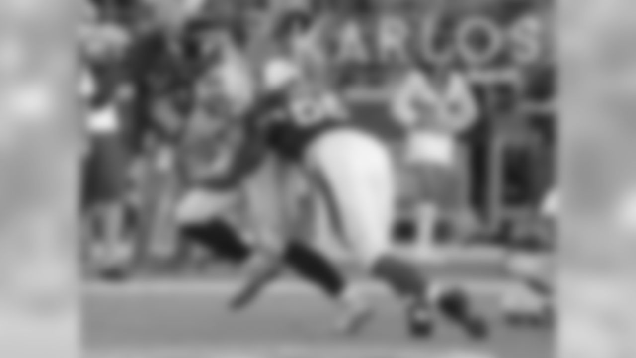 Karlos Dansby Photo Gallery
