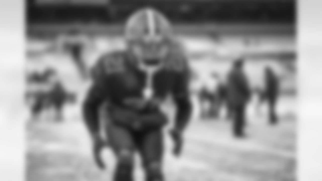 Cornerback Denzel Ward (21) before a NFL football game between the New Orleans Saints and Cleveland Browns on December 24, 2022 at FirstEnergy Stadium.