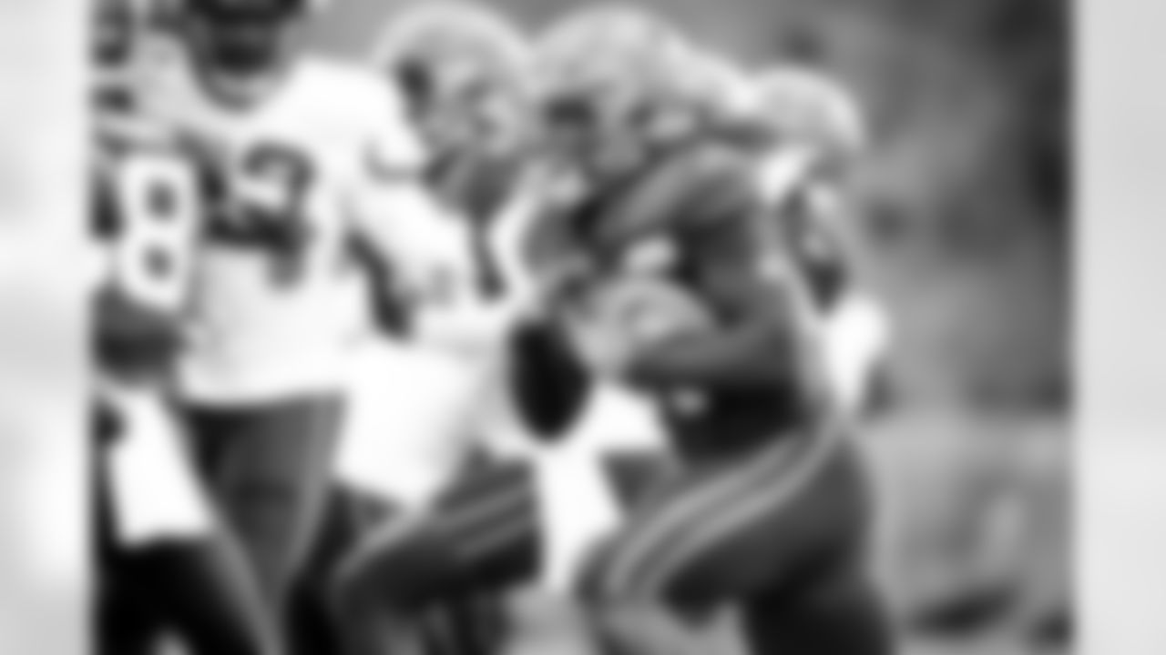 Running Back Kareem Hunt (27) during practice on October 28, 2020