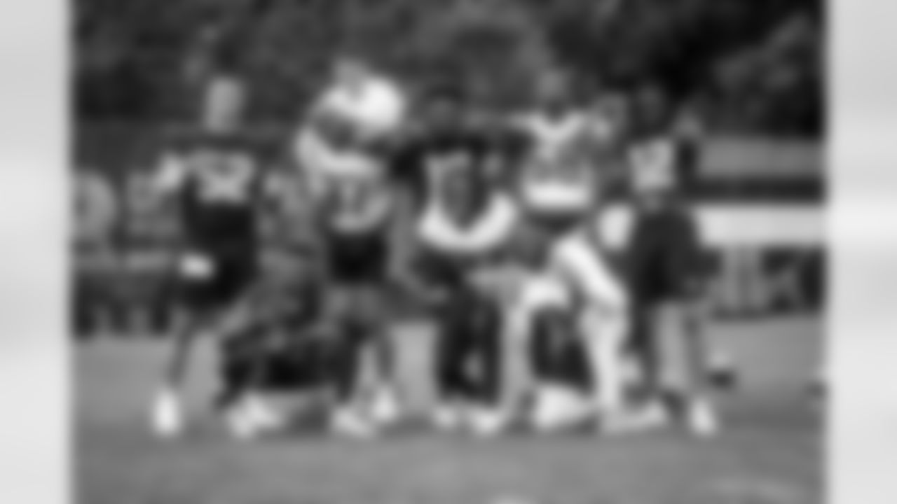 The 2022 Draft Class poses for a photo after the sixth day of OTAs at CrossCountry Mortgage Campus on June 2, 2022.