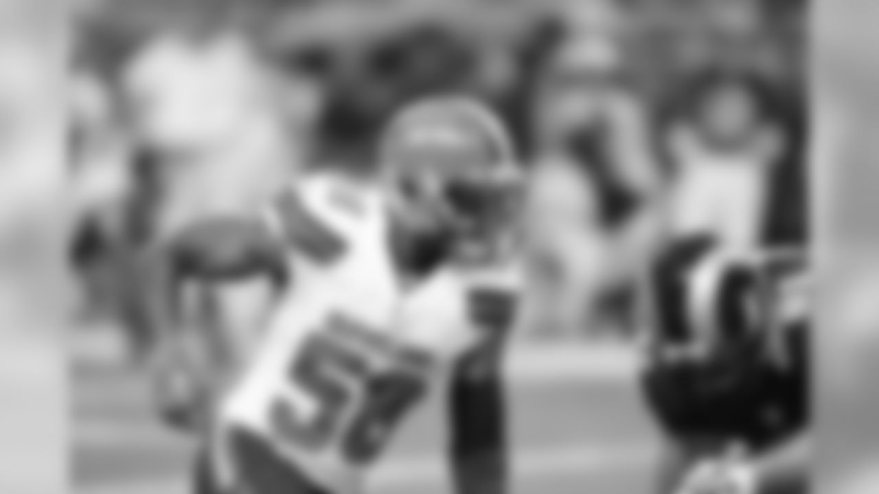 Cleveland Browns linebacker Chris Kirksey