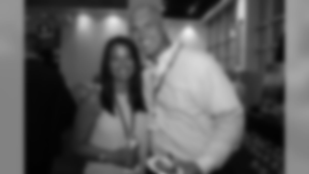 Former Cleveland Browns Offensive Lineman Steve Zahursky and Michelle Zahursky enjoy Taste of the Browns.