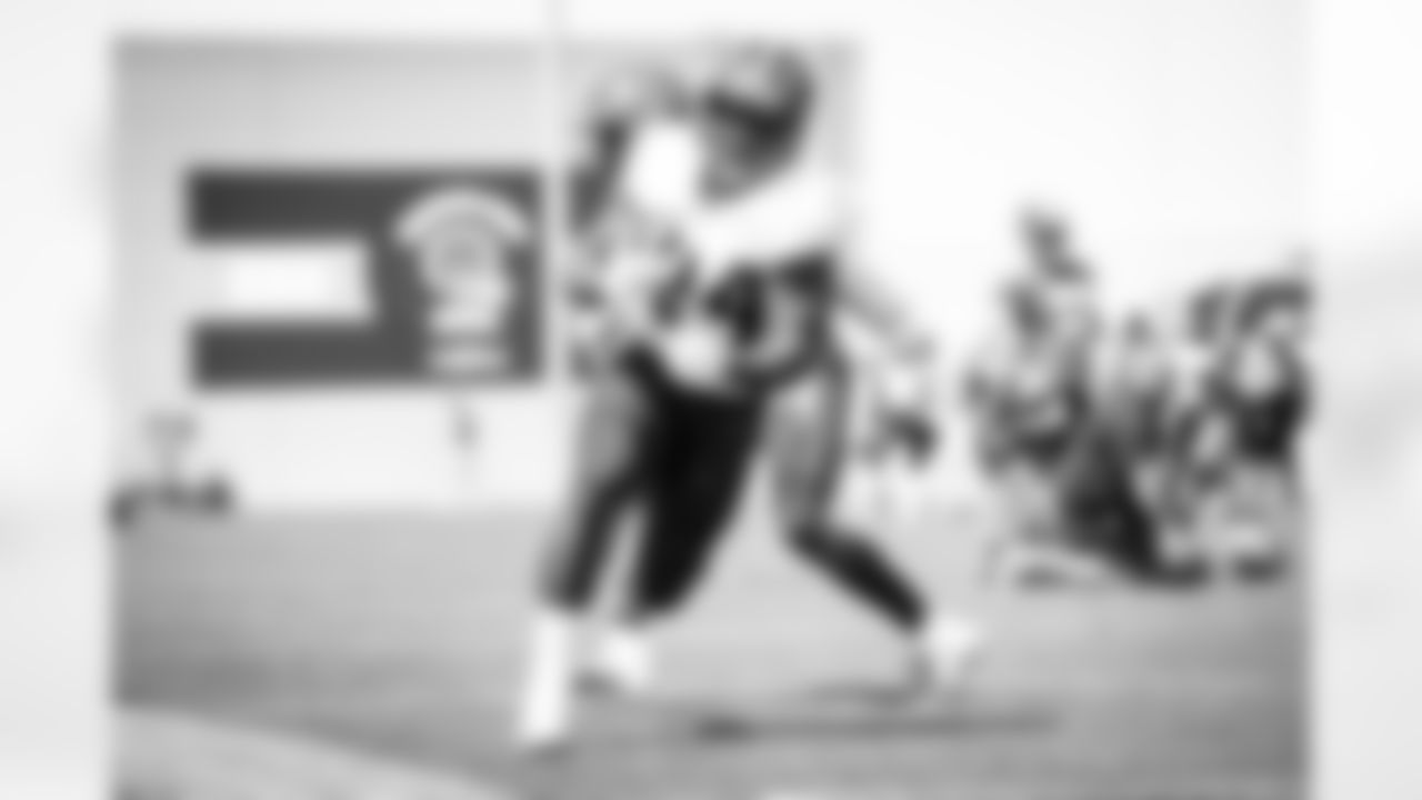 Running back Nick Chubb (24) during the sixth day of training camp on August 3, 2021.