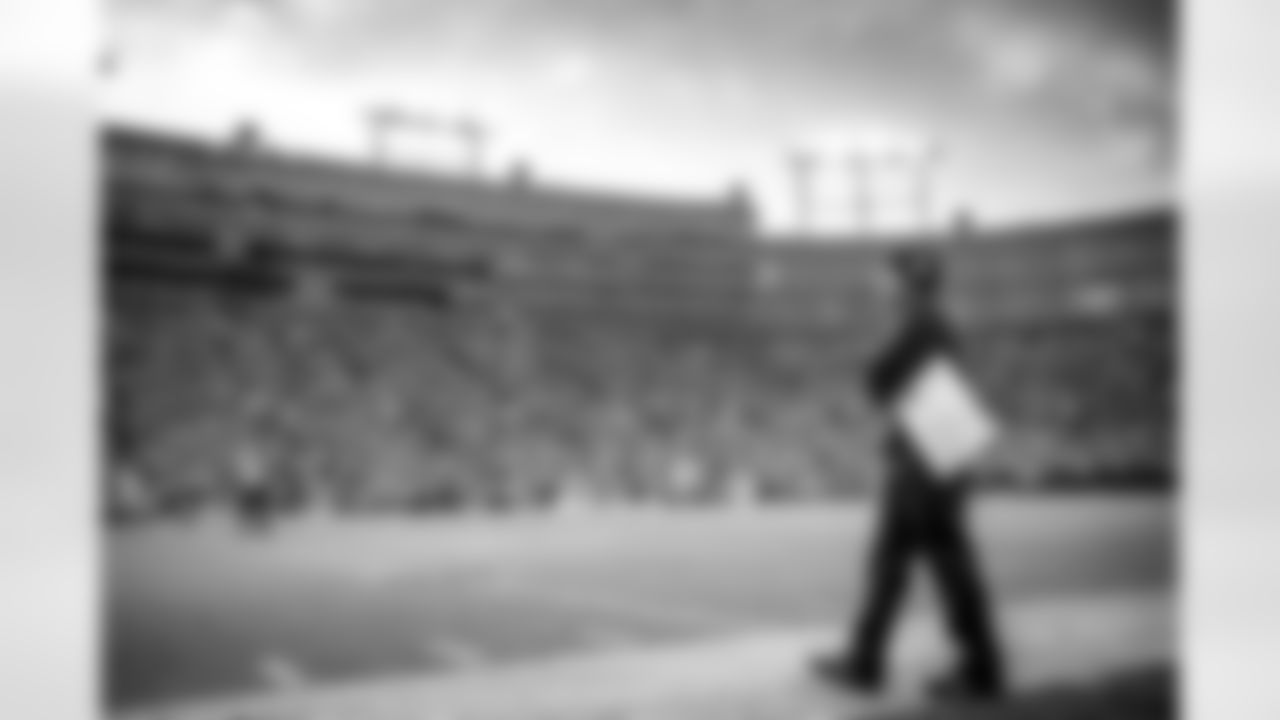 Head Coach Kevin Stefanski during a NFL football game between the Cleveland Browns and Green Bay Packers on December 25, 2021 at Lambeau Field. The Browns lost 22-24.