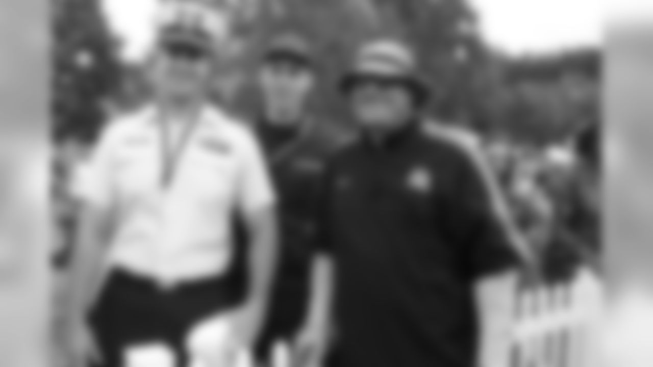 Military members visit Browns training camp