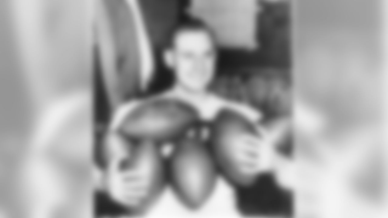 Dub Jones wore the number while scoring 6 TDs against the Bears in 1952.