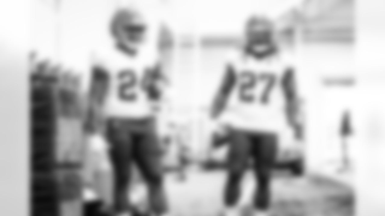 Running back Nick Chubb (24) and Running Back Kareem Hunt (27) during practice on September 22, 2021.