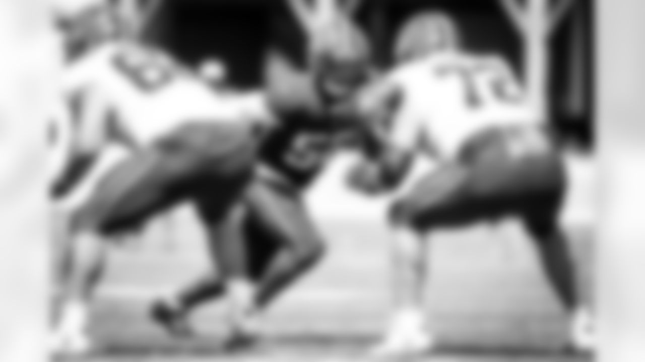 Linebacker Elijah Lee (52) during the seventh day of training camp on August 4, 2021.