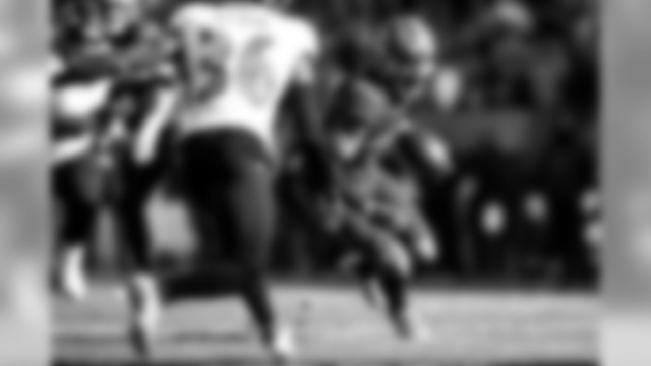 Wide receiver Jarvis Landry (80)
