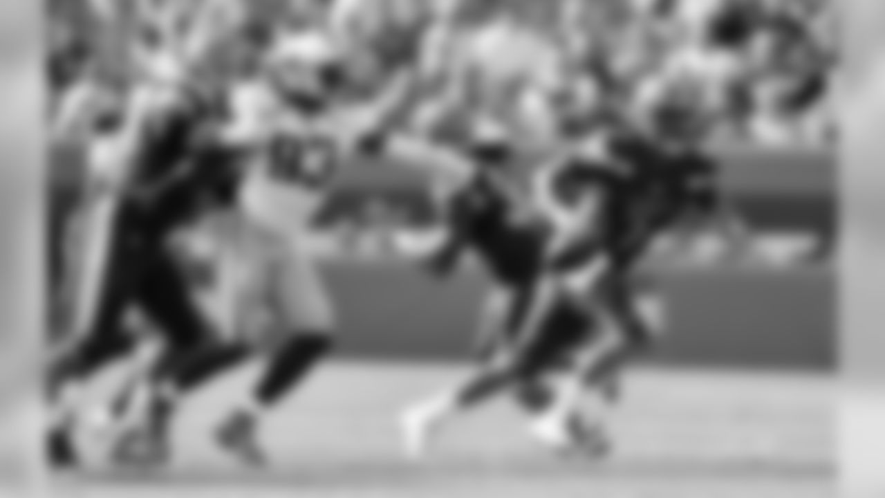 QB DeShone Kizer scrambles.