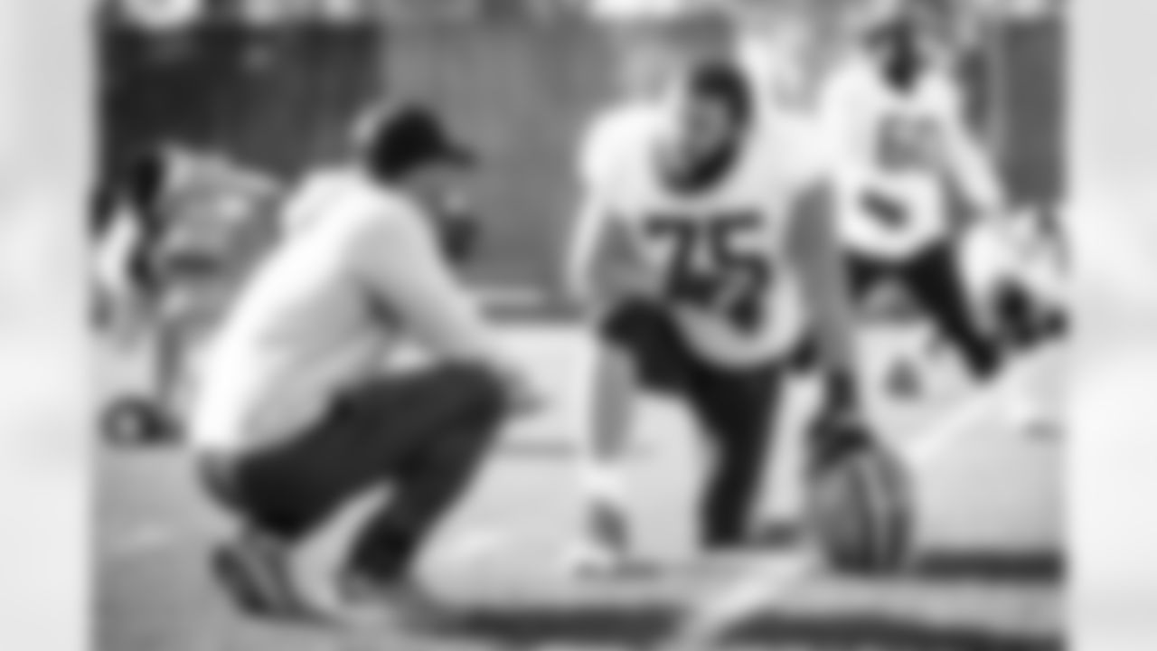 Offensive guard Joel Bitonio (75) during practice on November 10, 2021.
