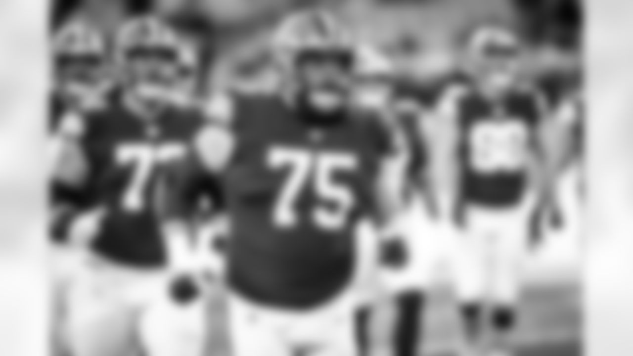 Offensive guard Joel Bitonio (75) before a NFL football game between the Las Vegas Raiders and Cleveland Browns on December 20, 2021 at FirstEnergy Stadium. The Browns lost 14-16.
